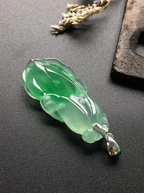 翡翠玉兰花 洁白无瑕的玉中君子，竟藏着这么多美好寓意